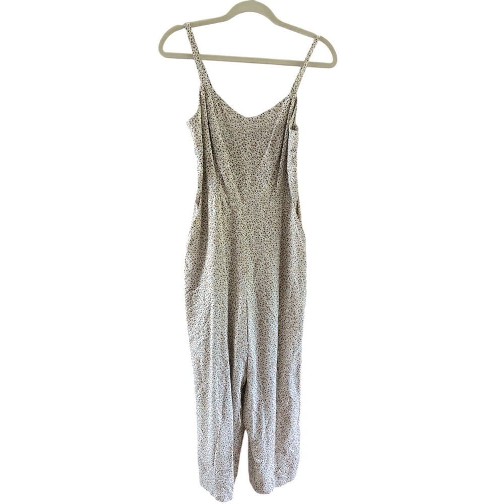 Old navy Women’s lightweight floral Jumpsuit rayon spaghetti strap and wide leg…
